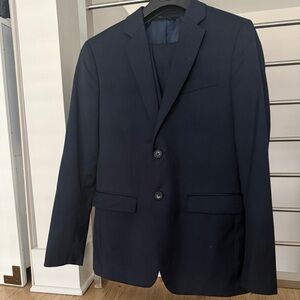 Banana Republic Tailored Fit Navy Blue Suit Jacket (38s) and Pants (31x30)